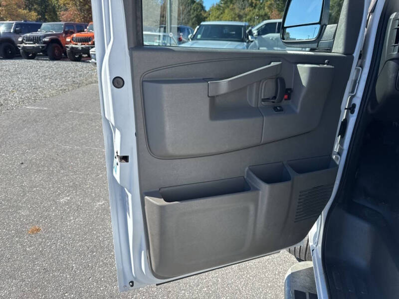 2023 GMC Savana 2500