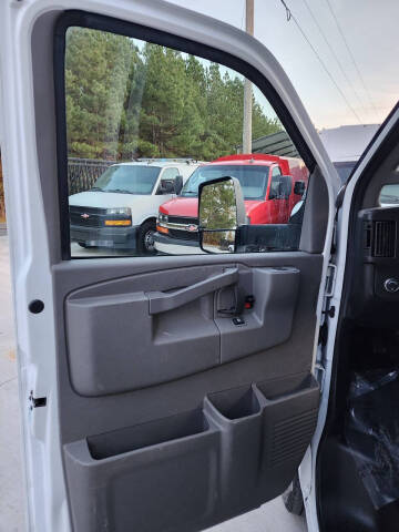 2023 Chevrolet Express 3500