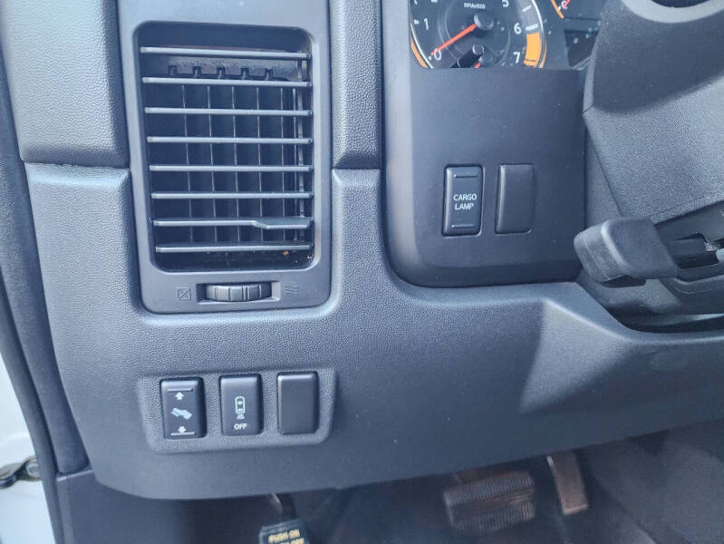 2011 Nissan Titan SL