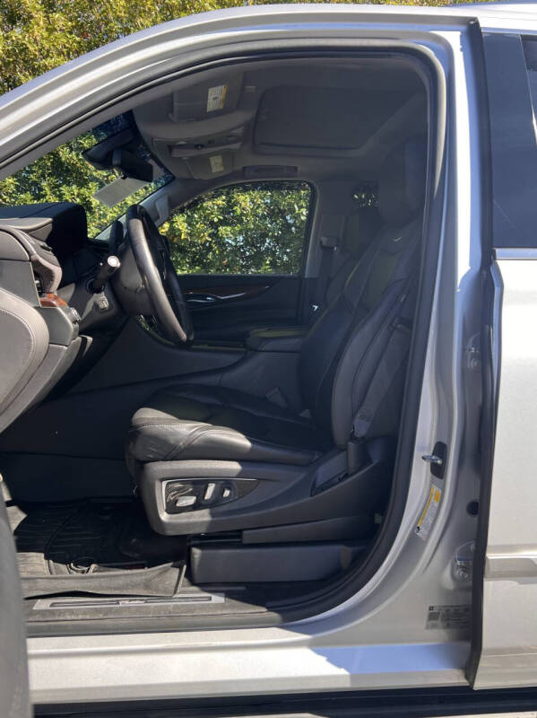 2019 Cadillac Escalade Luxury