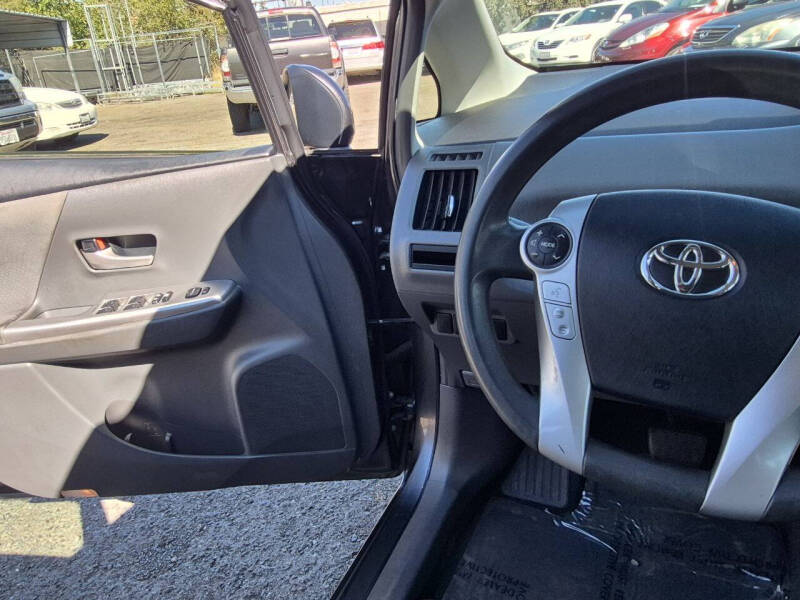 2013 Toyota Prius v Three