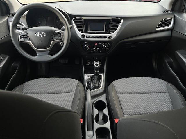 2022 Hyundai Accent SE