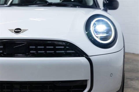 2025 MINI Hardtop 2 Door Cooper Signature Trim