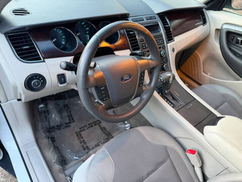 2011 Ford Taurus SEL