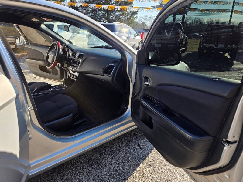 2012 Chrysler 200 LX