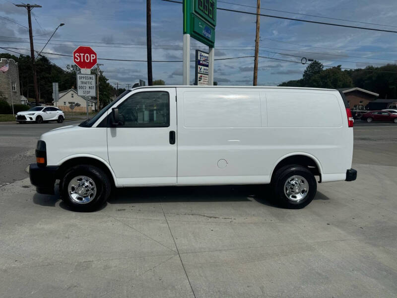 2018 Chevrolet Express Cargo Work Van photo 3