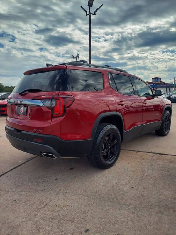 2023 GMC Acadia AT4