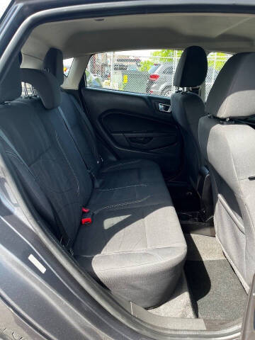 2014 Ford Fiesta SE