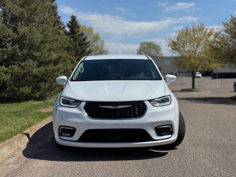 2022 Chrysler Pacifica Hybrid Touring L