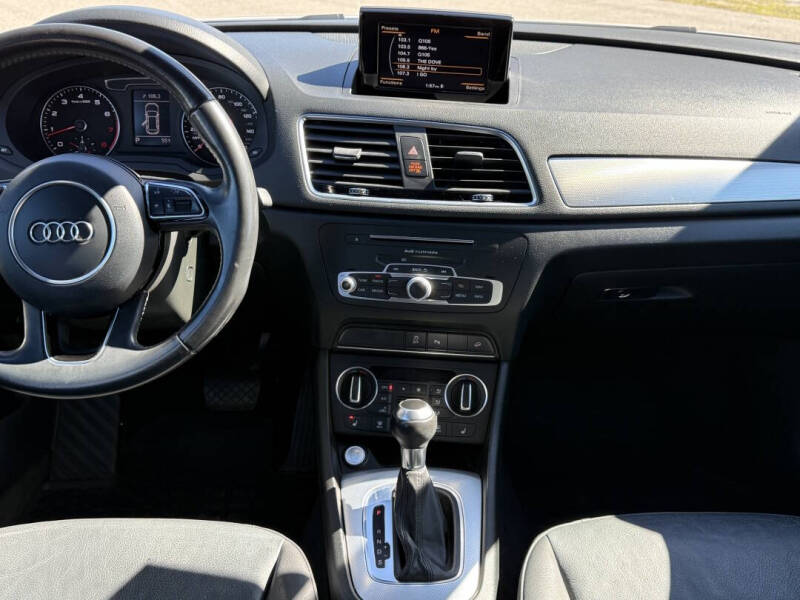 2017 Audi Q3 2.0T Premium Plus