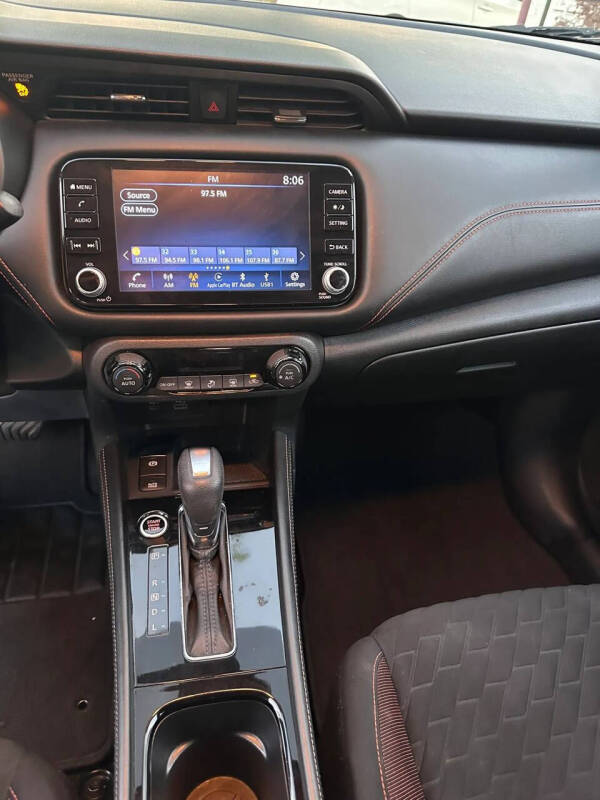 2022 Nissan Kicks SR