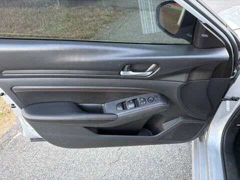 2021 Nissan Altima 2.5 SR