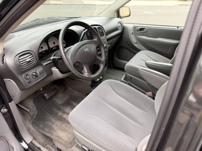 2005 Dodge Grand Caravan SE