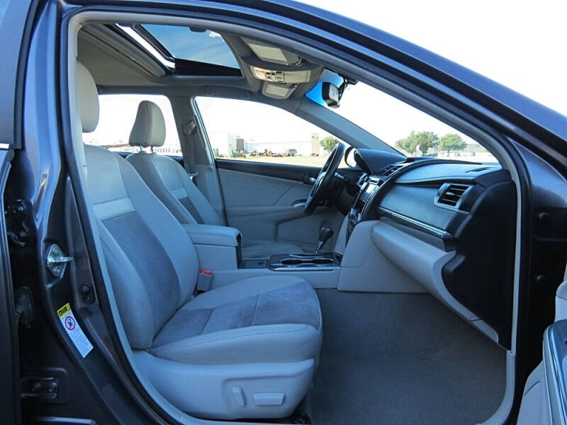 2014 Toyota Camry Hybrid XLE