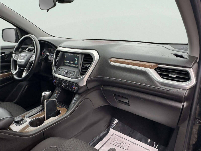 2017 GMC Acadia SLE-2