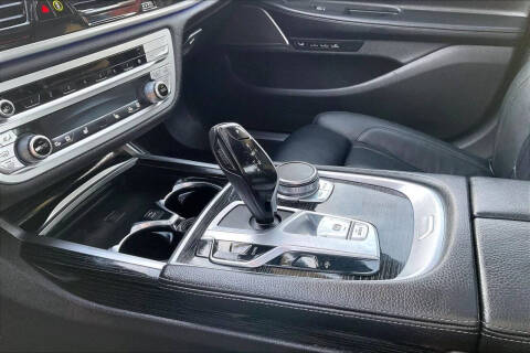 2022 BMW 7 Series 740i