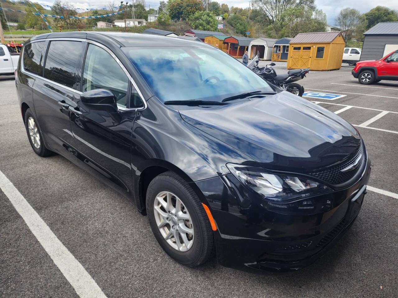 2022 Chrysler Voyager for sale at Auto Energy in Lebanon, VA