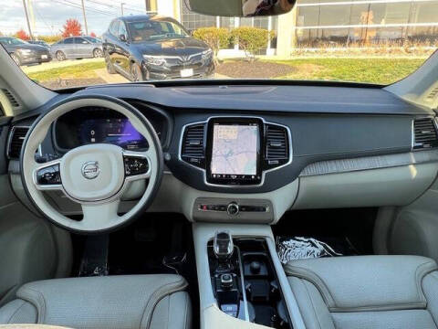 2023 Volvo XC90 Recharge T8 Ultimate Bright Theme 6P