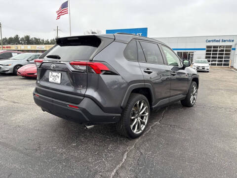 2019 Toyota RAV4 LE