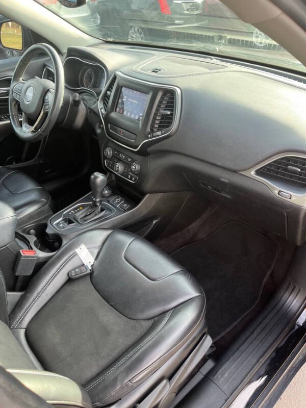 2019 Jeep Cherokee Latitude Plus