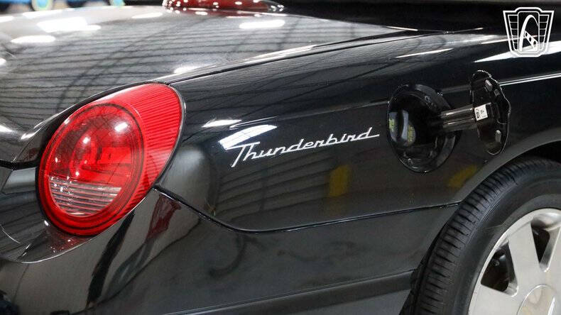 2002 Ford Thunderbird Deluxe
