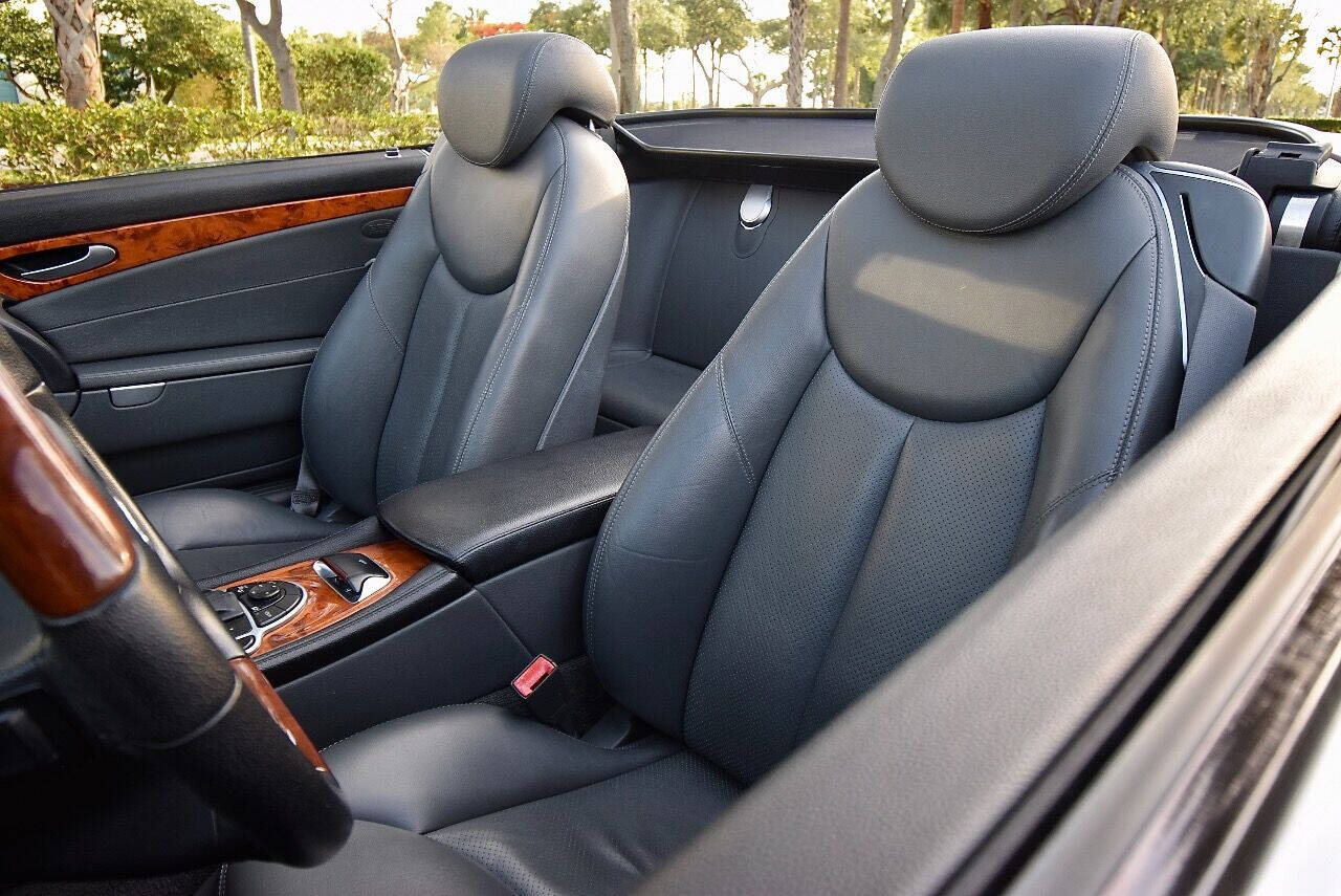 2005 Mercedes-Benz SL-Class 11