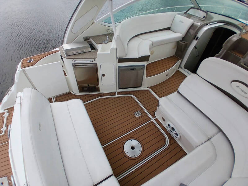 2012 Cruisers Yachts 380 Express
