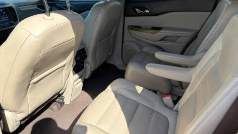2017 GMC Acadia Denali