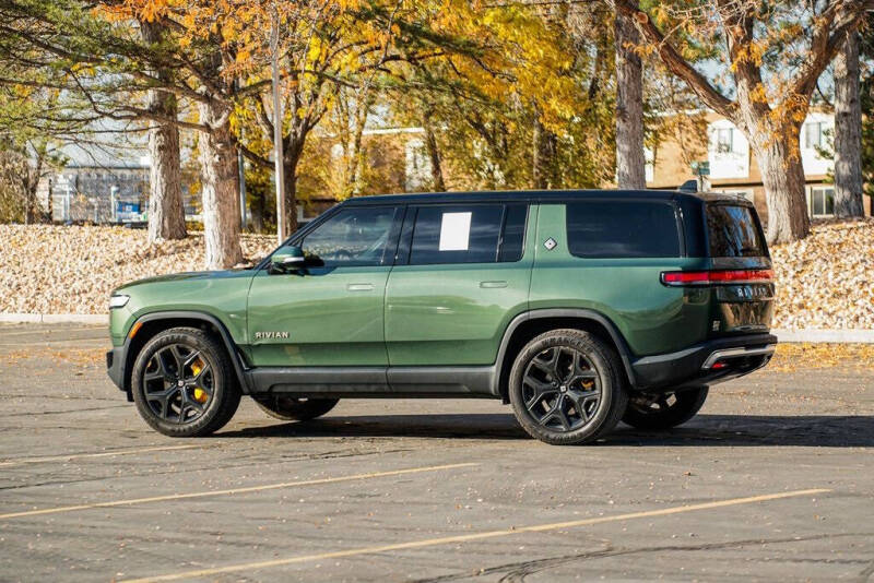 2023 Rivian R1S Adventure