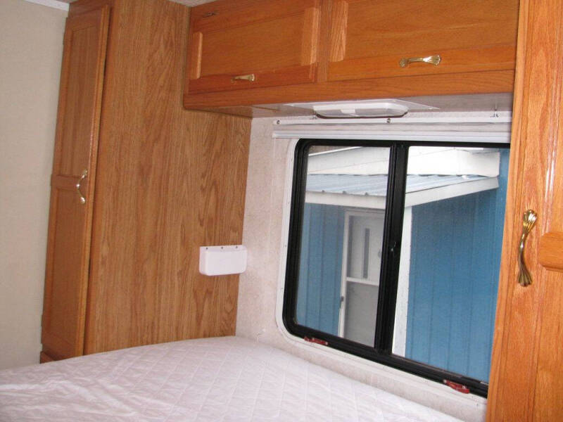 2003 Ford E-Series E-450 SD