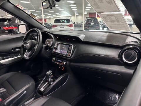 2020 Nissan Kicks SR