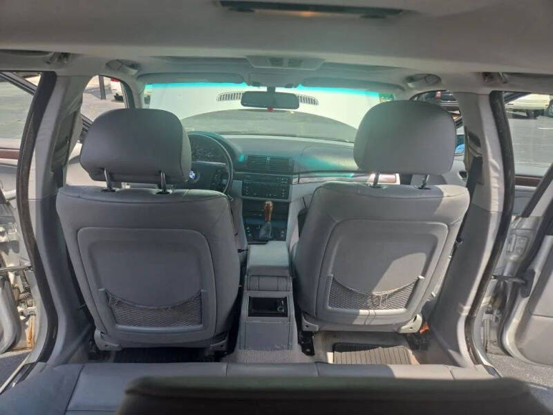 2002 BMW 3 Series 325xi