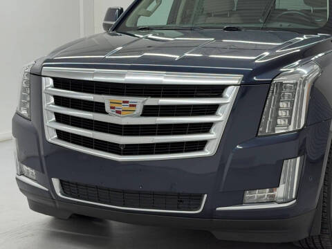 2019 Cadillac Escalade Luxury