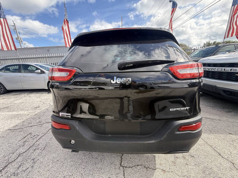 2016 Jeep Cherokee Sport Altitude