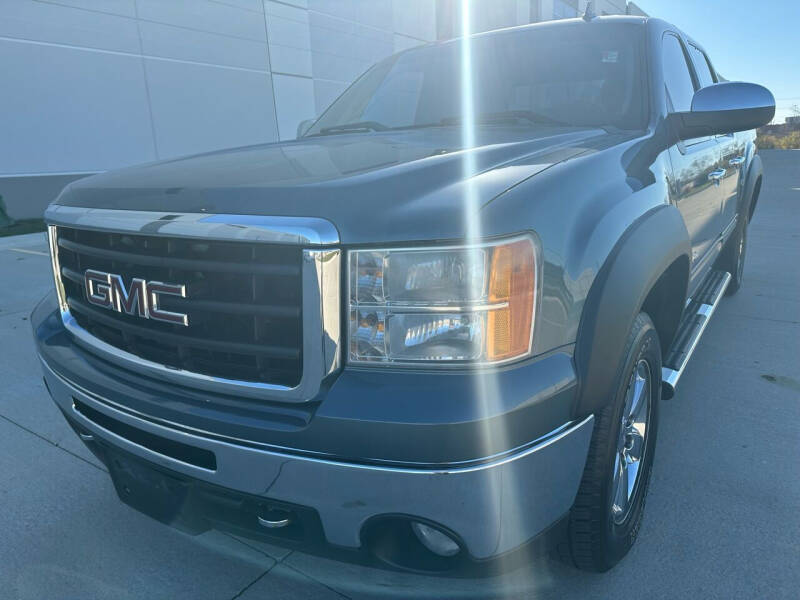 2011 GMC Sierra 1500 for sale at ELMHURST  CAR CENTER in Elmhurst IL