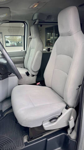 2013 Ford E-Series E-350 SD XLT