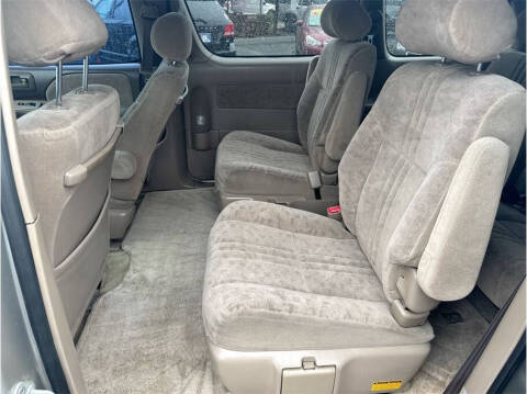 2001 Toyota Sienna