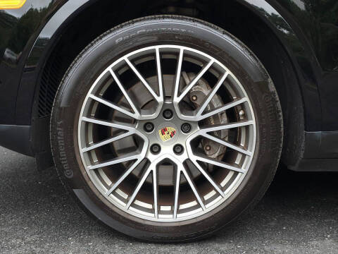 2023 Porsche Cayenne Platinum Edition