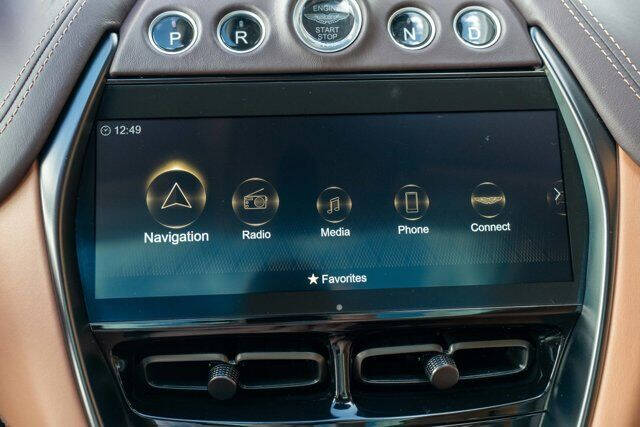 2021 Aston Martin DBX