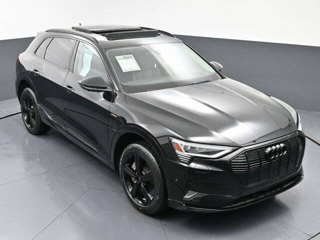 2019 Audi e-tron quattro Prestige