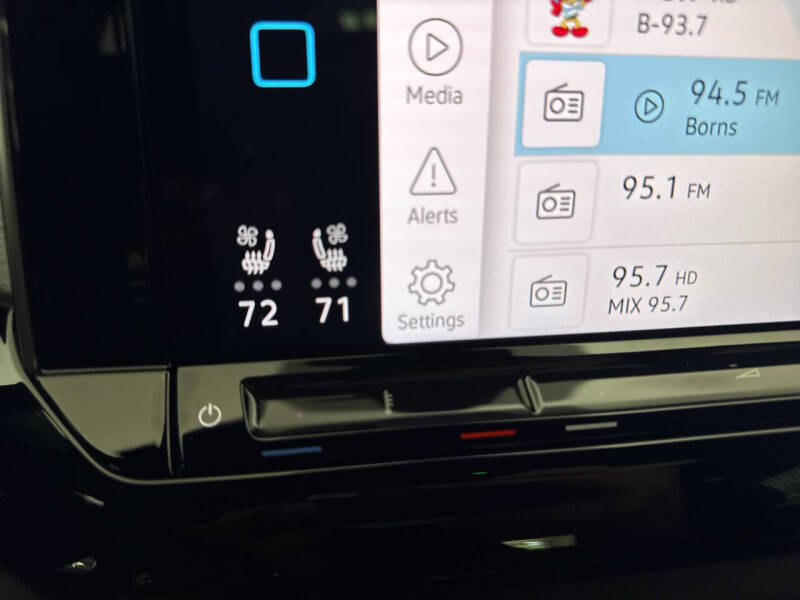 2024 Volkswagen Atlas Cross Sport SE 4Motion