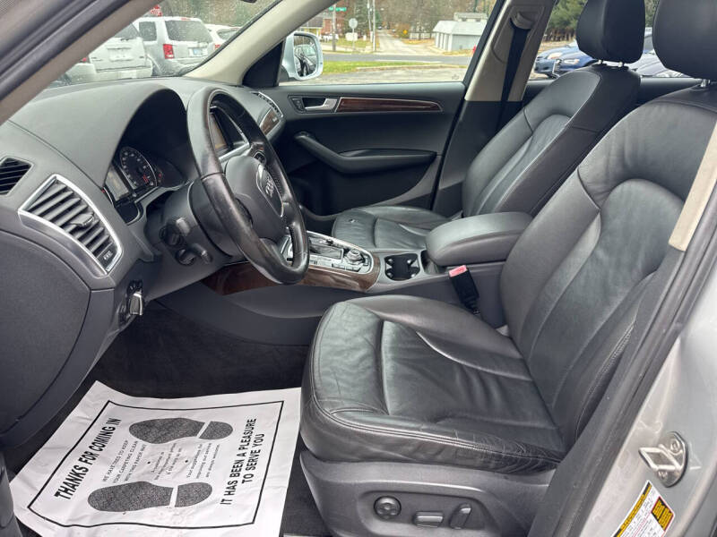 2011 Audi Q5 2.0T quattro Premium Plus