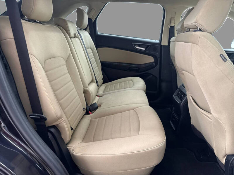 2020 Ford Edge SE