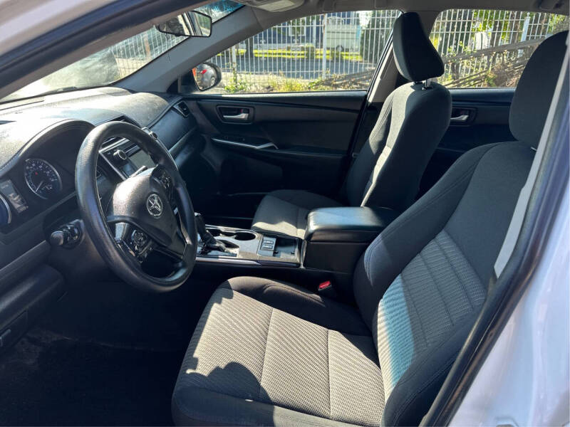 2015 Toyota Camry Hybrid LE