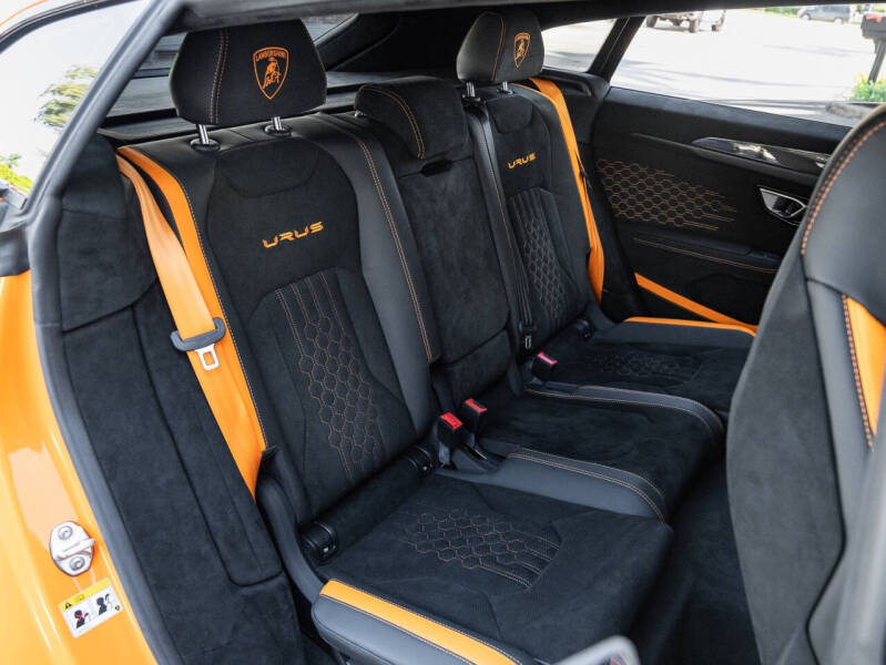 2023 Lamborghini Urus Performante