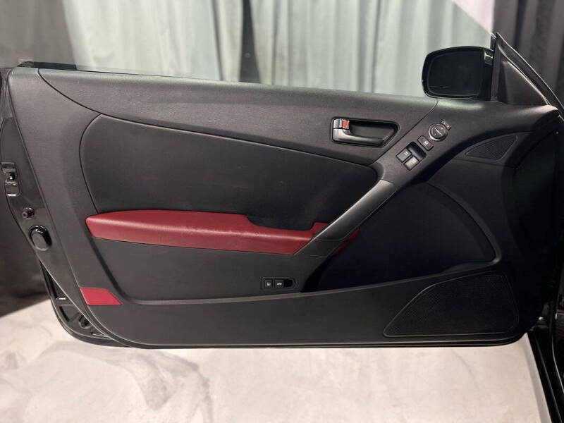 2011 Hyundai Genesis Coupe 3.8L R-Spec