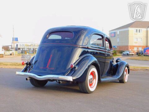 1935 Ford Tudor