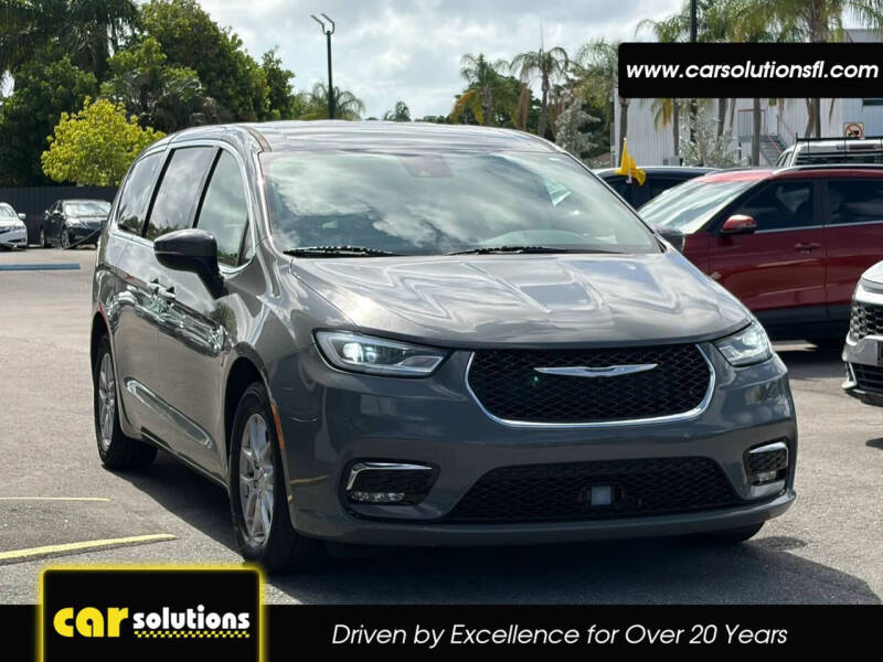 2023 Chrysler Pacifica Touring L