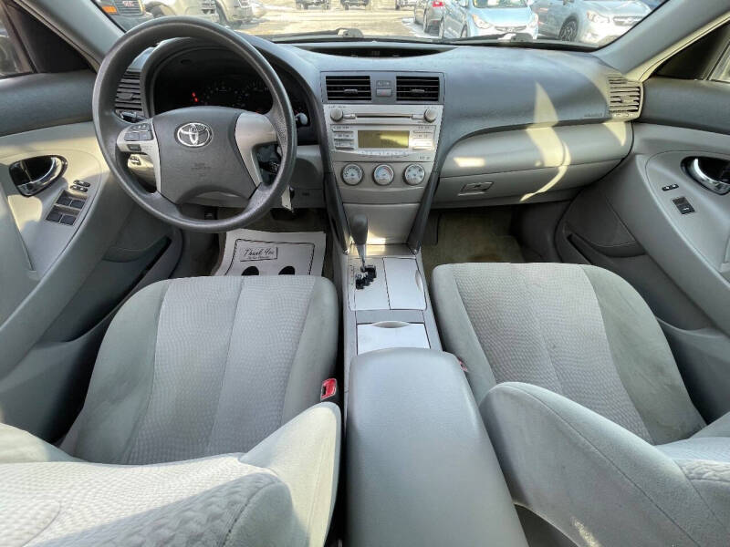2010 Toyota Camry LE