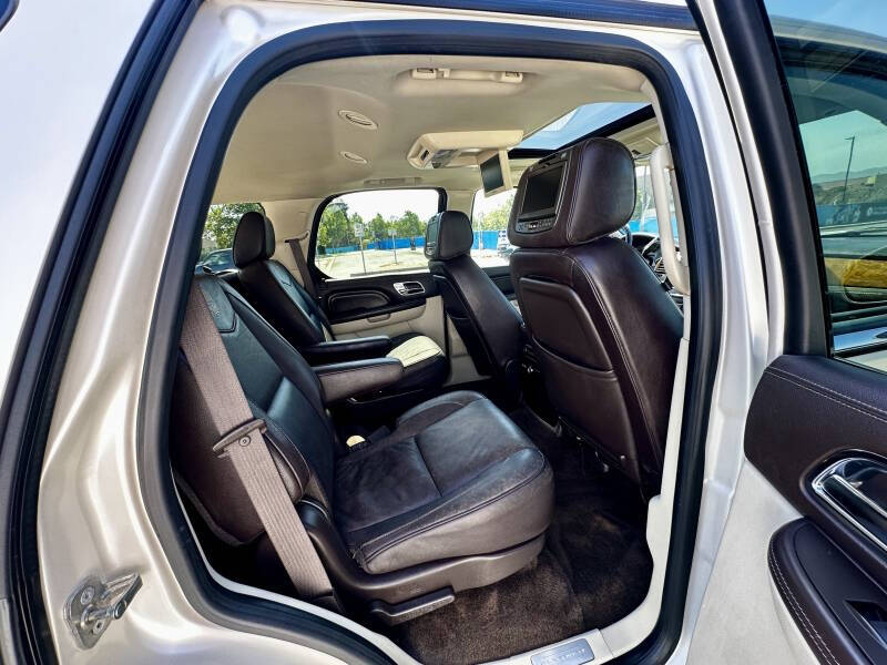 2012 Cadillac Escalade Platinum Edition